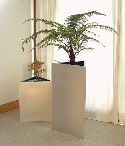 FO-9025 Morden Design Stainless Steel Triangular Flowerpot 